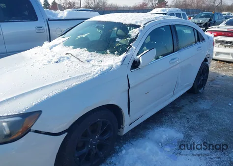 2014 Chrysler 200 Limited from USA, damaged, VIN 1C3CCBCG2EN180119